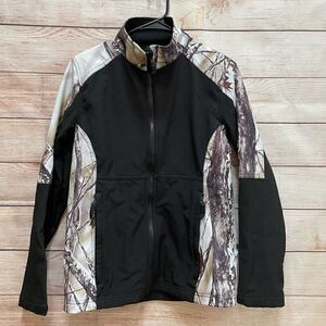 ‎BURLY GIRL JACKET IN CAMOUFLAGE PRINT